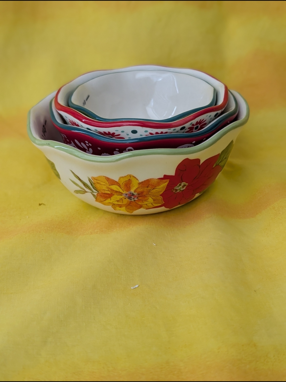 The Pioneer Woman Floral Measuring Nesting Bowls - Poinsettia Red/Green/Yellow